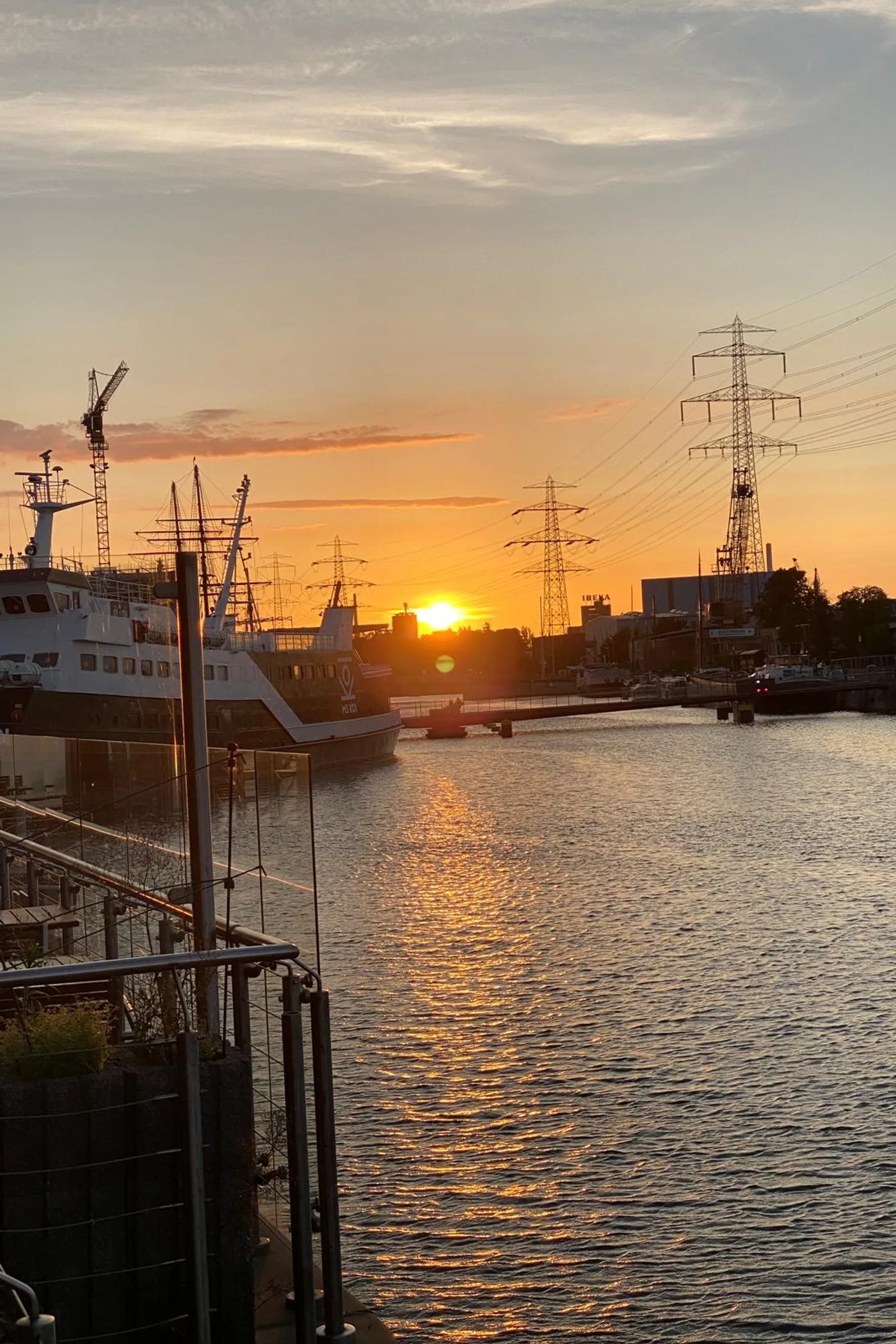Sonnenuntergang am Harburger Hafen